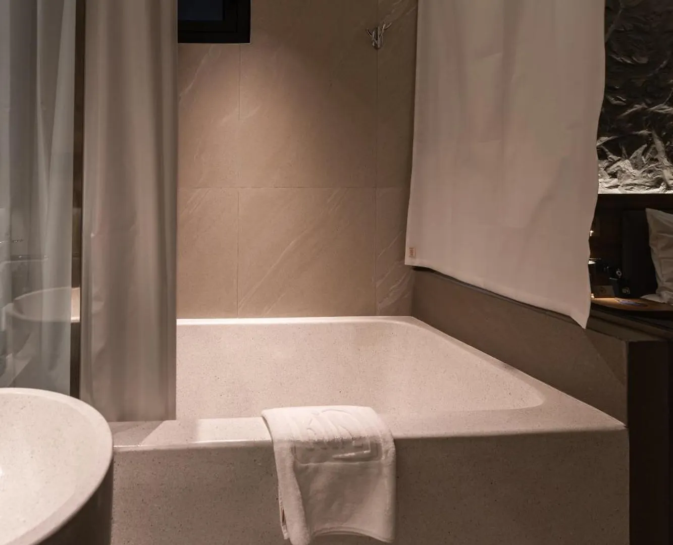 ****  Kin Hotel Thai Van Lung Ho Chi Minh City Vietnam