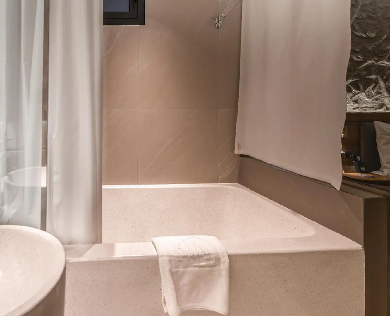 Kin Hotel Thai Van Lung Ho Chi Minh City 4*,  Vietnam